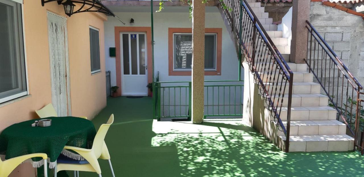 פודגורה Apartman Gabriel מראה חיצוני תמונה