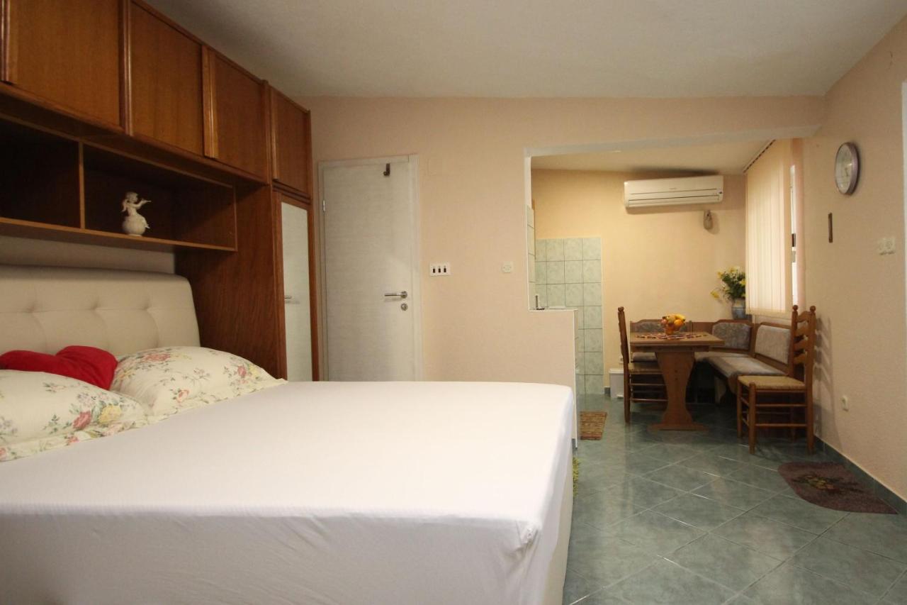 פודגורה Apartman Gabriel מראה חיצוני תמונה