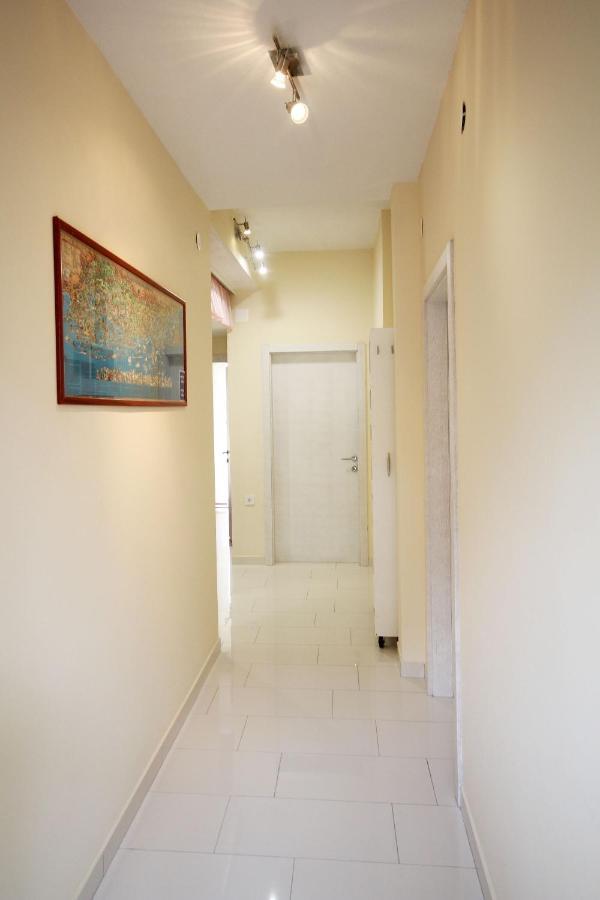 פודגורה Apartman Gabriel מראה חיצוני תמונה